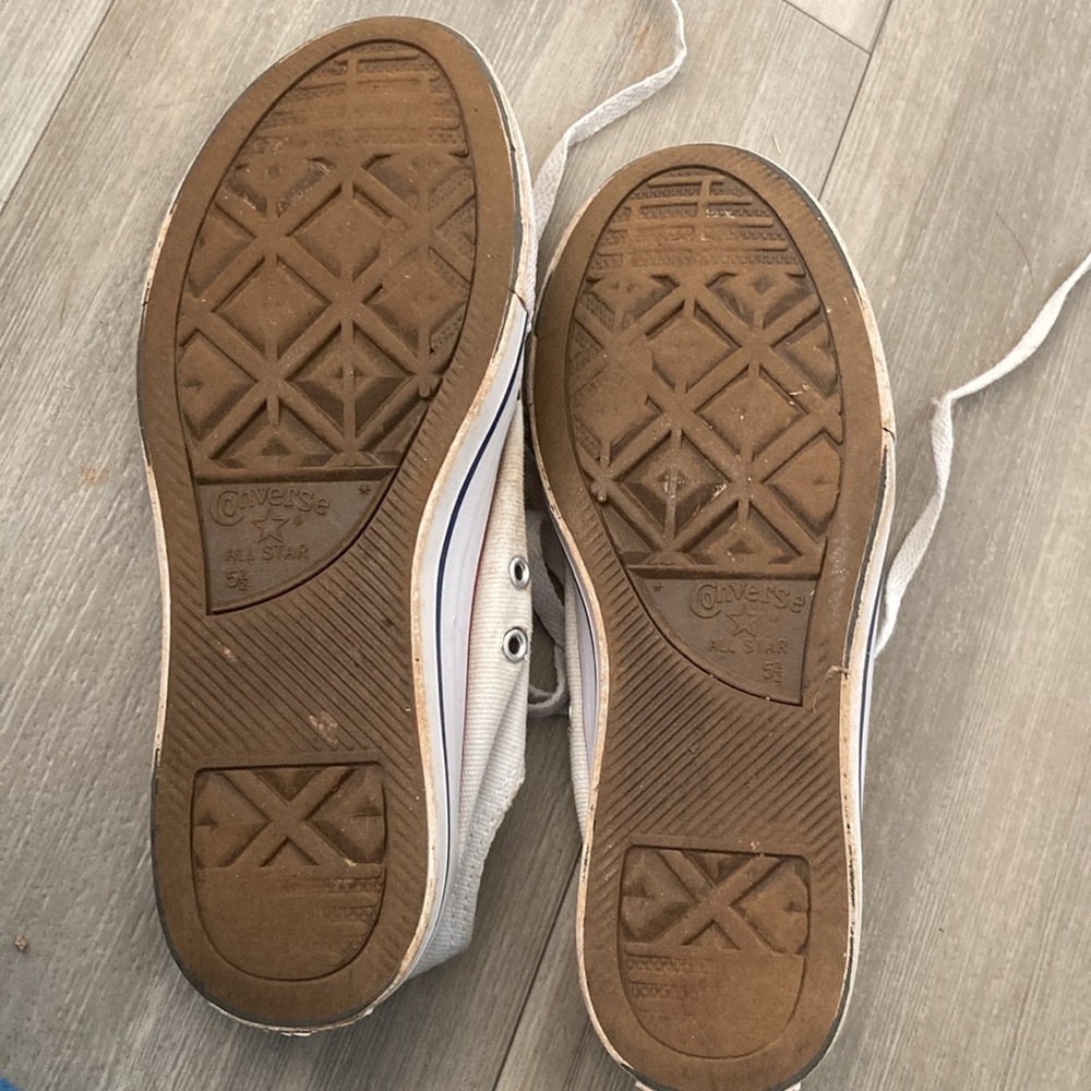Converses - Picture 4 of 4